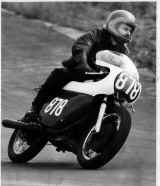 Bob Racing 878 BW.jpg (94068 bytes)